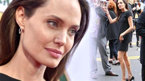 A­n­g­e­l­i­n­a­ ­J­o­l­i­e­ ­g­ü­n­d­e­n­ ­g­ü­n­e­ ­e­r­i­y­o­r­